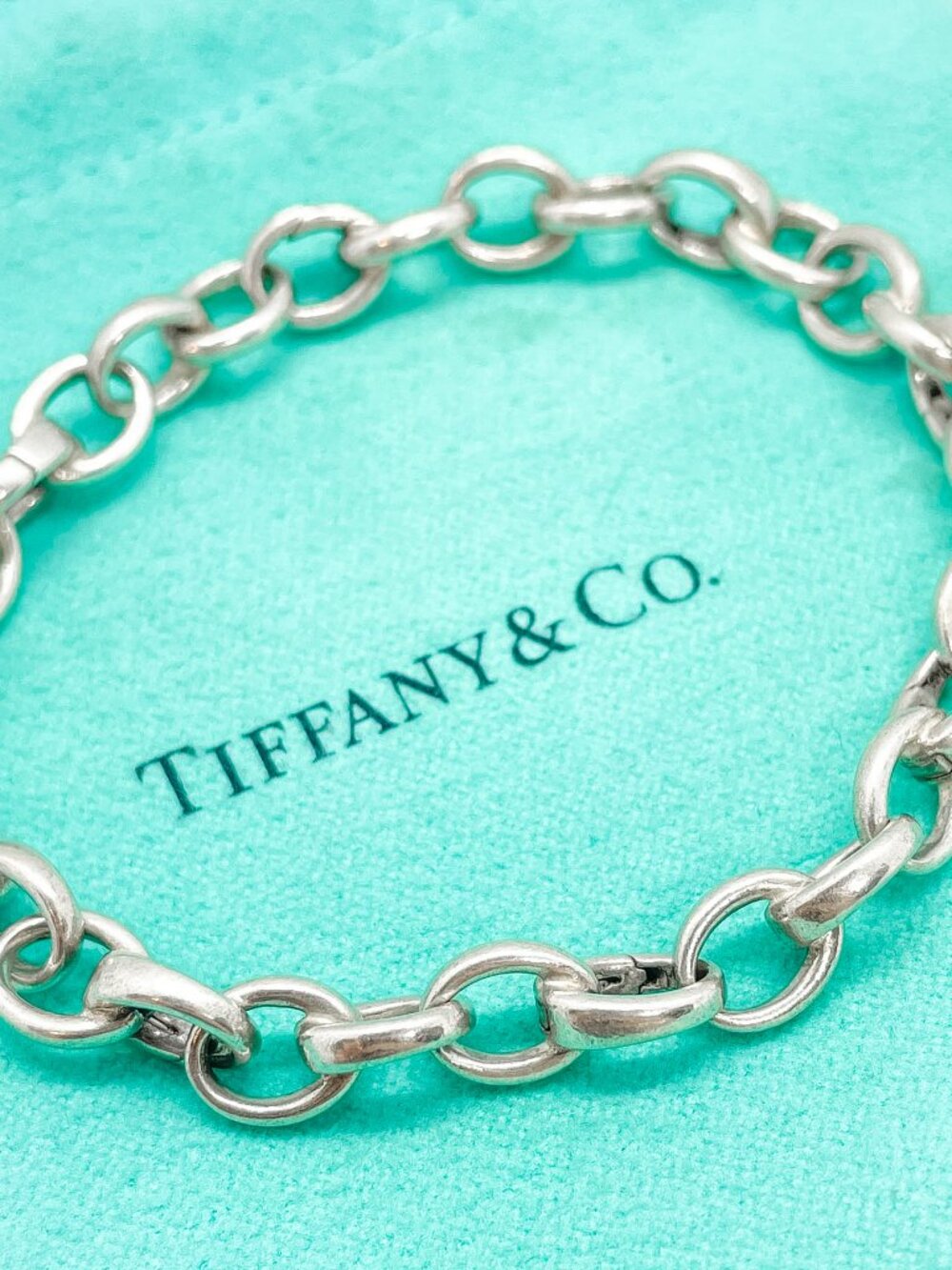 HALLMARK FADED Tiffany & Co. Oval Clasping Link Bracelet Silver 6.75"